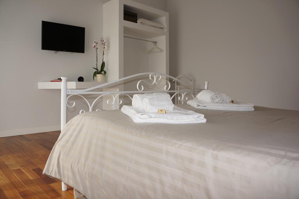 Lullymia Bed & Breakfast Crotone Bilik gambar